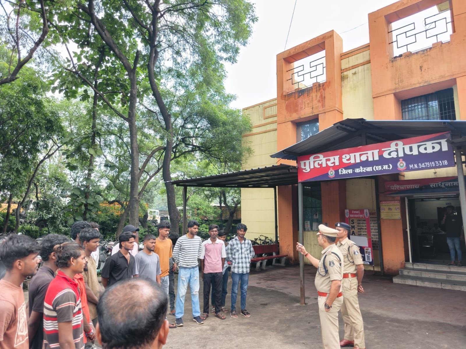 कानून व्यवस्था बिगड़ना वालों पर होगी सख्त कार्रवाई